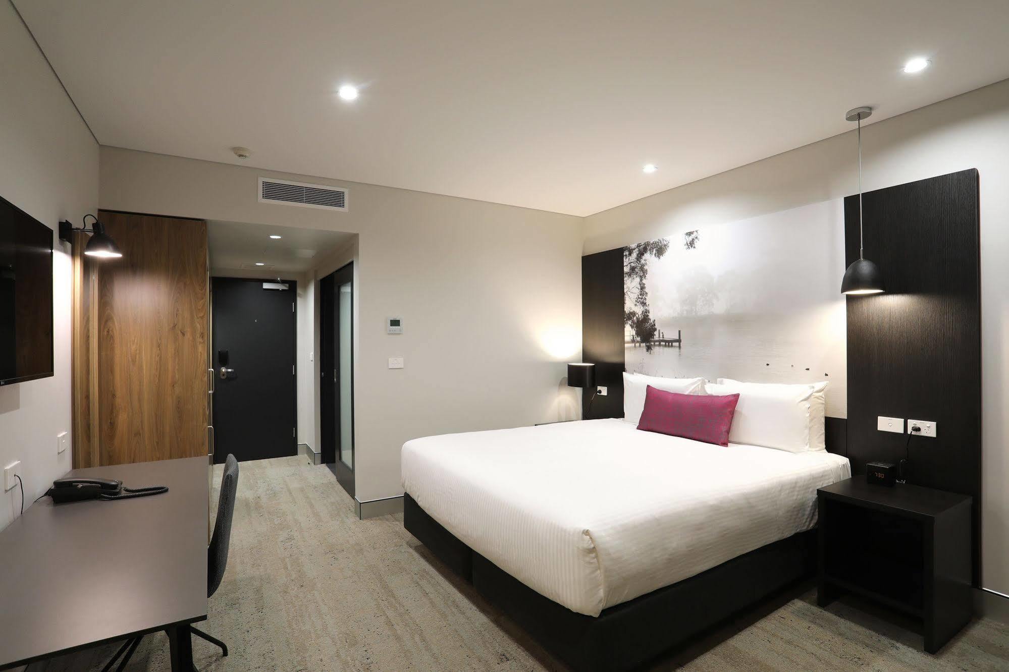เมอร์เคียว แทมเวิร์ธ Hotel ภายนอก รูปภาพ